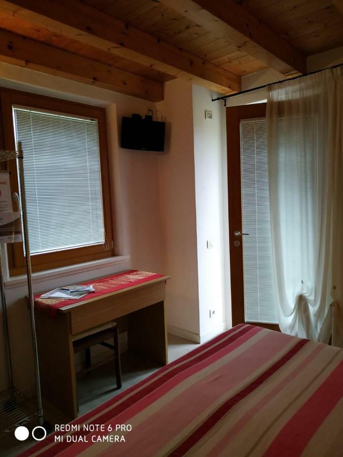 Agriturismo Il Girasole 펠트레 외부 사진